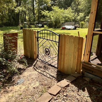Smith County Contracting - Custom gate - General Contractors Near Me