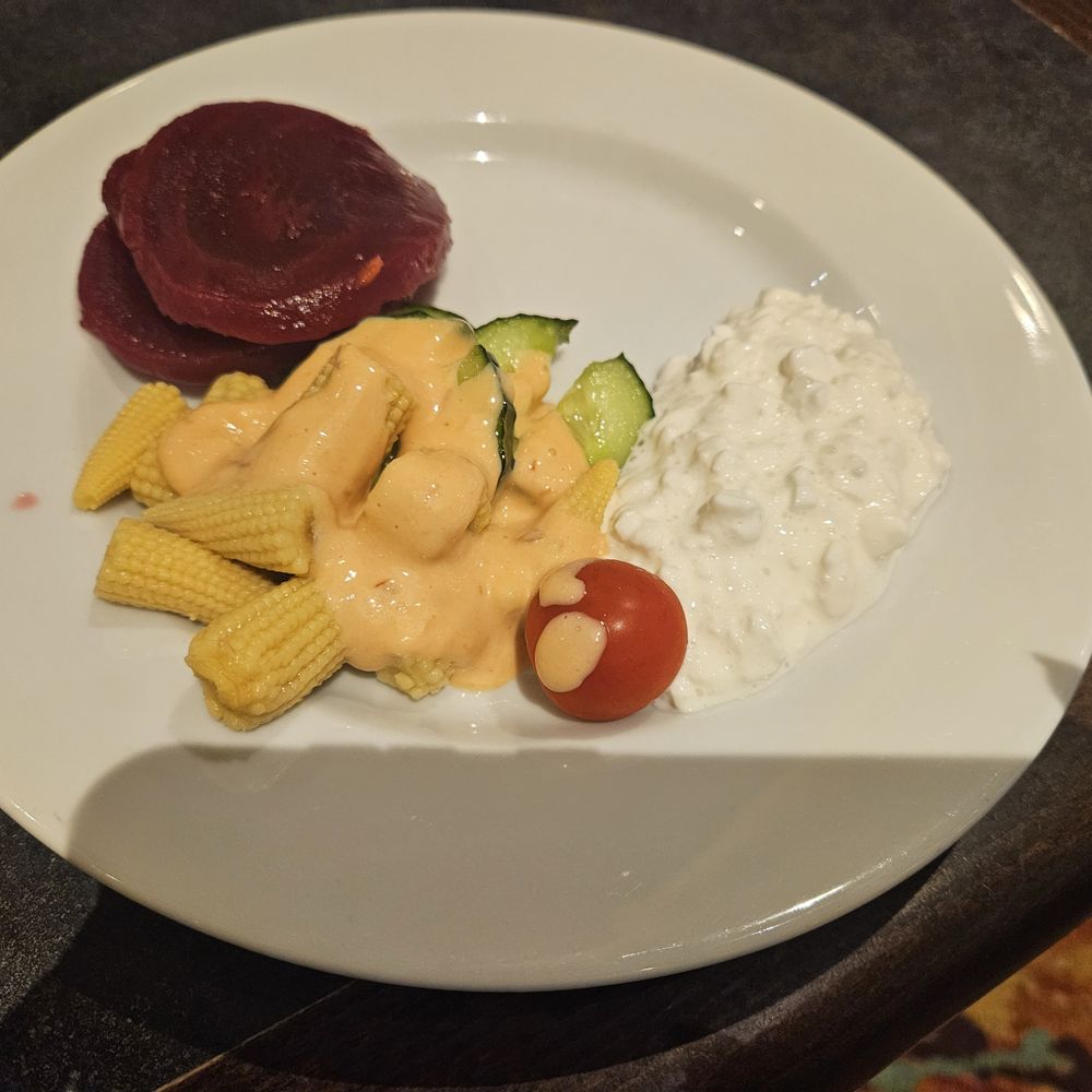 Falls Buffet - Buffets Near Me - Snoqualmie, Washington