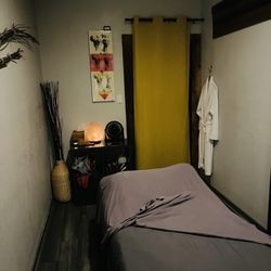 Lazy Bee Spa - Different perspective of massage room!