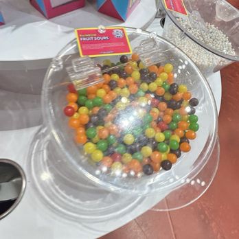 IT'SUGAR - Candy Stores Near Me - Universal City, California