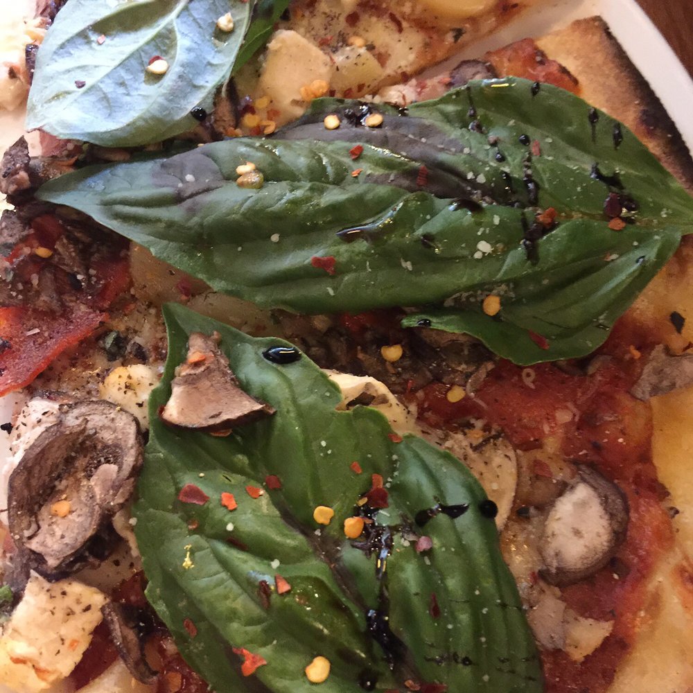 Mi Famiglia - Kyles Favorite with basil added - Italian Near Me - Oregon City, Oregon