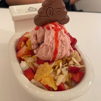 Poop Cafe - Strawberry bingsoo - Desserts Near Me - Toronto, Ontario Poop Cafe - Strawberry bingsoo - Desserts Near Me - Toronto, Ontario