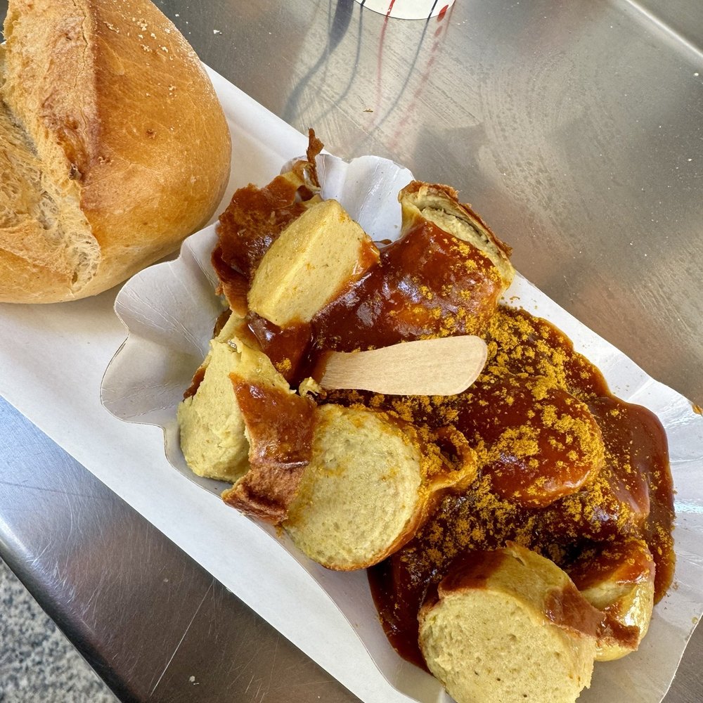 Mö-Grill - Currywurst Combo - Food Stands Near Me - Hamburg, HH Mö-Grill - Currywurst Combo - Food Stands Near Me - Hamburg, HH