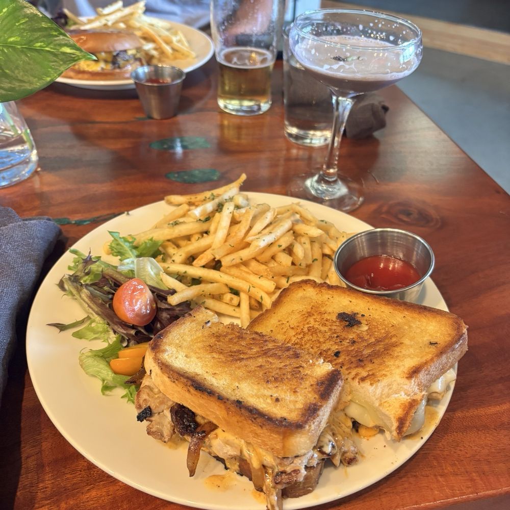 The Fixx - Ahi Tuna Melt - Breakfast & Brunch Near Me - Haleiwa, Hawaii The Fixx - Ahi Tuna Melt - Breakfast & Brunch Near Me - Haleiwa, Hawaii