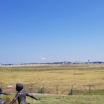 Founders Plaza Observation Area - Parks Near Me - DFW Airport, Texas Founders Plaza Observation Area - Parks Near Me - DFW Airport, Texas