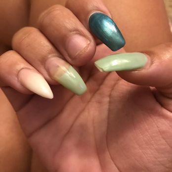 Luxury Nail Spa - Gel polish chipping smh. - Nail Salons Near Me - Durham, North Carolina