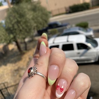 Fancy Nails - Air bubbles. Uneven green on pinky. - Nail Salons Near Me - Redding, California