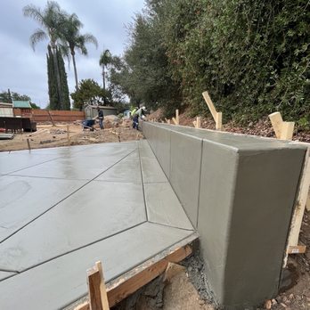Mendez Landscape - a concrete foundation being built - Landscaping Near Me Mendez Landscape - a concrete foundation being built - Landscaping Near Me