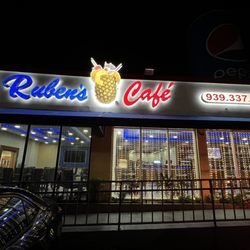 Ruben’s Café