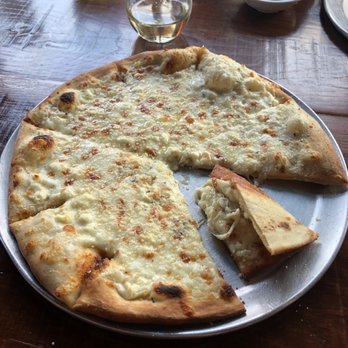Borgata Pizza Cafe - White Pizza by the Slice - Italian Near Me - Worthington, Ohio Borgata Pizza Cafe - White Pizza by the Slice - Italian Near Me - Worthington, Ohio