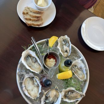 The Dutchie - Half dozen oysters - Seafood Near Me - Morro Bay, California