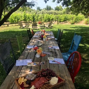 3 Oaks Vineyard - The table setup for our reservation to wine taste - Wineries Near Me - Clovis, California