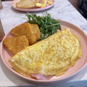 Keik Restaurant - Ham and cheese omelet - Desserts Near Me - Doral, Florida