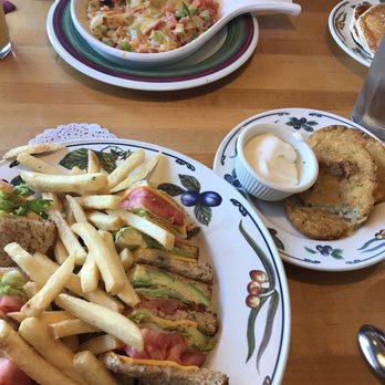 Egg'lectic Cafe - Skillet and turkey club without the turkey - Breakfast & Brunch Near Me - Wheaton, Illinois