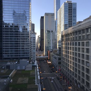 Staypineapple, An Iconic Hotel, The Loop - Hotels Near Me - Chicago, Illinois