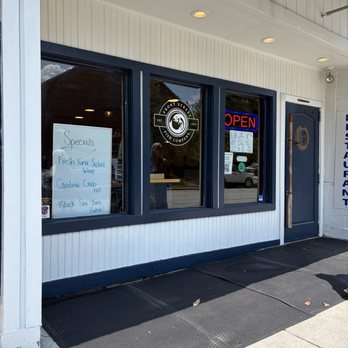 Front Street Fish - Out front - Seafood Near Me - New Bern, North Carolina Front Street Fish - Out front - Seafood Near Me - New Bern, North Carolina