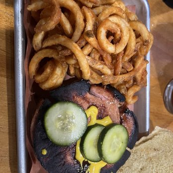 Single Tree BBQ - Smoked Bologna Sandwich with Curly fries - Food Trucks Near Me - Murfreesboro, Tennessee