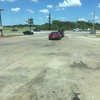 Buc-ee’s - Driveway - Convenience Stores Near Me - Luling, Texas