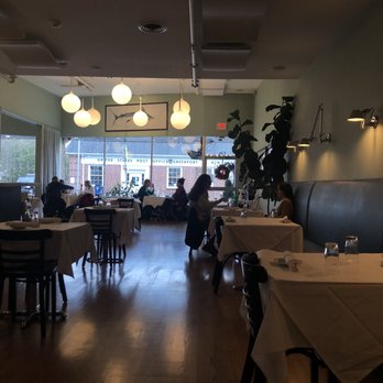 Noah's - Inside view - New American Near Me - Greenport, New York Noah's - Inside view - New American Near Me - Greenport, New York