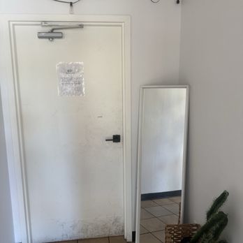 Mochi Cafe - Bathroom Closed - Bubble Tea Near Me - Sacramento, California