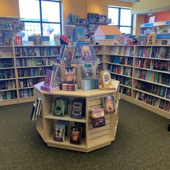 Gibson's Bookstore - Bookstores Near Me - Concord, New Hampshire