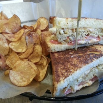 Full On Craft Eats & Drinks - Crab cake Grilled Cheese - Bars Near Me - Rockville, Maryland