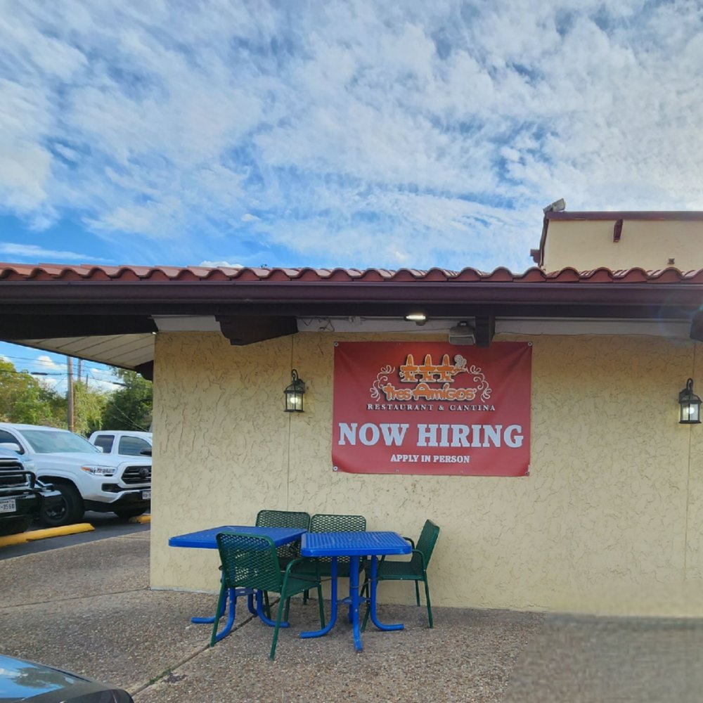 the outside of a restaurant