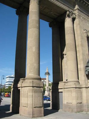 Charlottenburger Tor by null