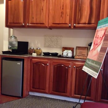 The Spa Simply Skin - Waiting room with complimentary tea and beverages - Skin Care Near Me - Folsom, California The Spa Simply Skin - Waiting room with complimentary tea and beverages - Skin Care Near Me - Folsom, California