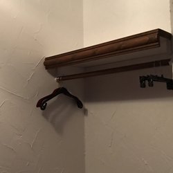 Castle Cove Inn - This is THE WALL