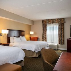 Hampton Inn & Suites Toledo-Perrysburg - Guest room