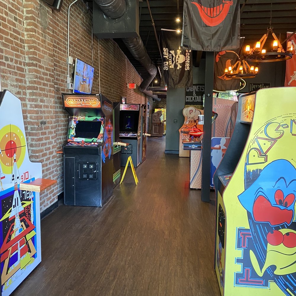 Pixels Pints & Bytes - Inside - New American Near Me - Norfolk, Virginia Pixels Pints & Bytes - Inside - New American Near Me - Norfolk, Virginia