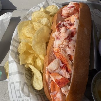 The Bait Shed - Lobster Roll Sandwich - Seafood Near Me - Scarborough, Maine