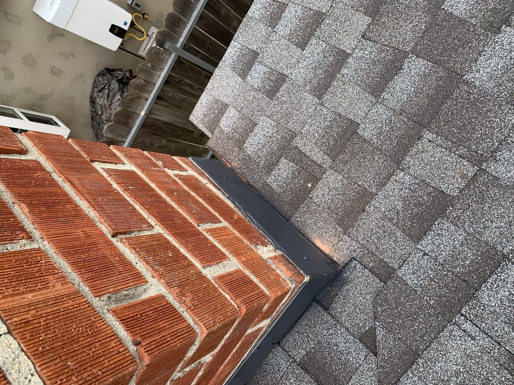 Slide of Mo's Professional Roofing