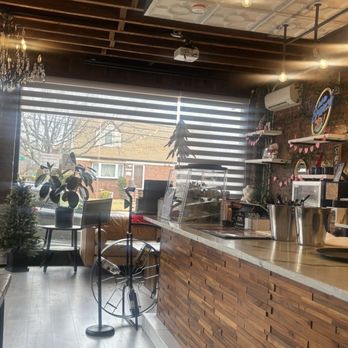 Let's Do Brunch - Interior - Breakfast & Brunch Near Me - Queens, New York