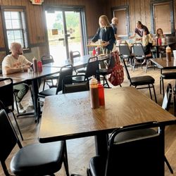 Bates City BBQ - Inside