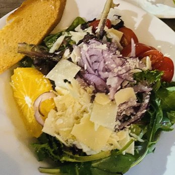 Montecatini Restaurant - Ensalada super rica. - Italian Near Me - Miami, Florida Montecatini Restaurant - Ensalada super rica. - Italian Near Me - Miami, Florida