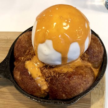 Spot Dessert Bar - Vegan coconut monkey bread - Desserts Near Me - Flushing, New York Spot Dessert Bar - Vegan coconut monkey bread - Desserts Near Me - Flushing, New York
