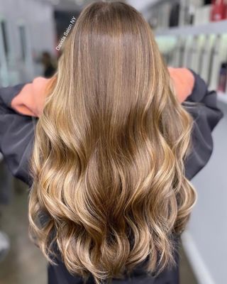 Davida Salon by null