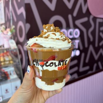 Chocolate Bash - Cookie Butter- Fresas con Crema (@justjewelvibes) - Desserts Near Me - Tustin, California