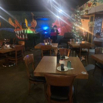 Platos - Empty restaurant - Latin American Near Me - Carolina, Puerto Rico