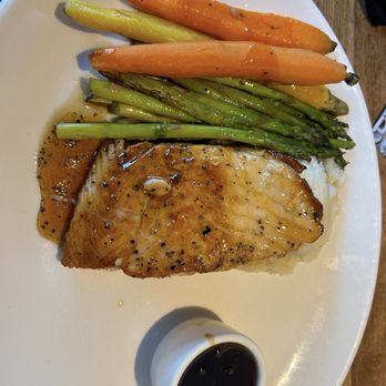 Yard House - Whiskey Glazed Salmon - Vegetarian Near Me - Gaithersburg, Maryland Yard House - Whiskey Glazed Salmon - Vegetarian Near Me - Gaithersburg, Maryland
