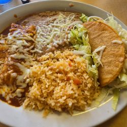 Chicken enchilada and carne asada taco