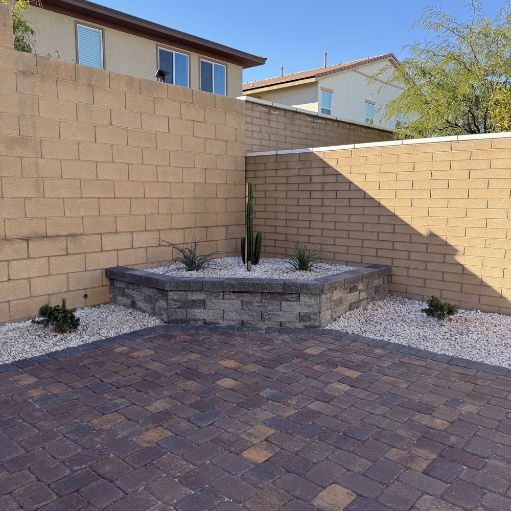 Sierra Landscape - Paver Pad and Retaining Wall with Seating - Landscape Architects or Designers Near Me - Las Vegas, Nevada Sierra Landscape - Paver Pad and Retaining Wall with Seating - Landscape Architects or Designers Near Me - Las Vegas, Nevada