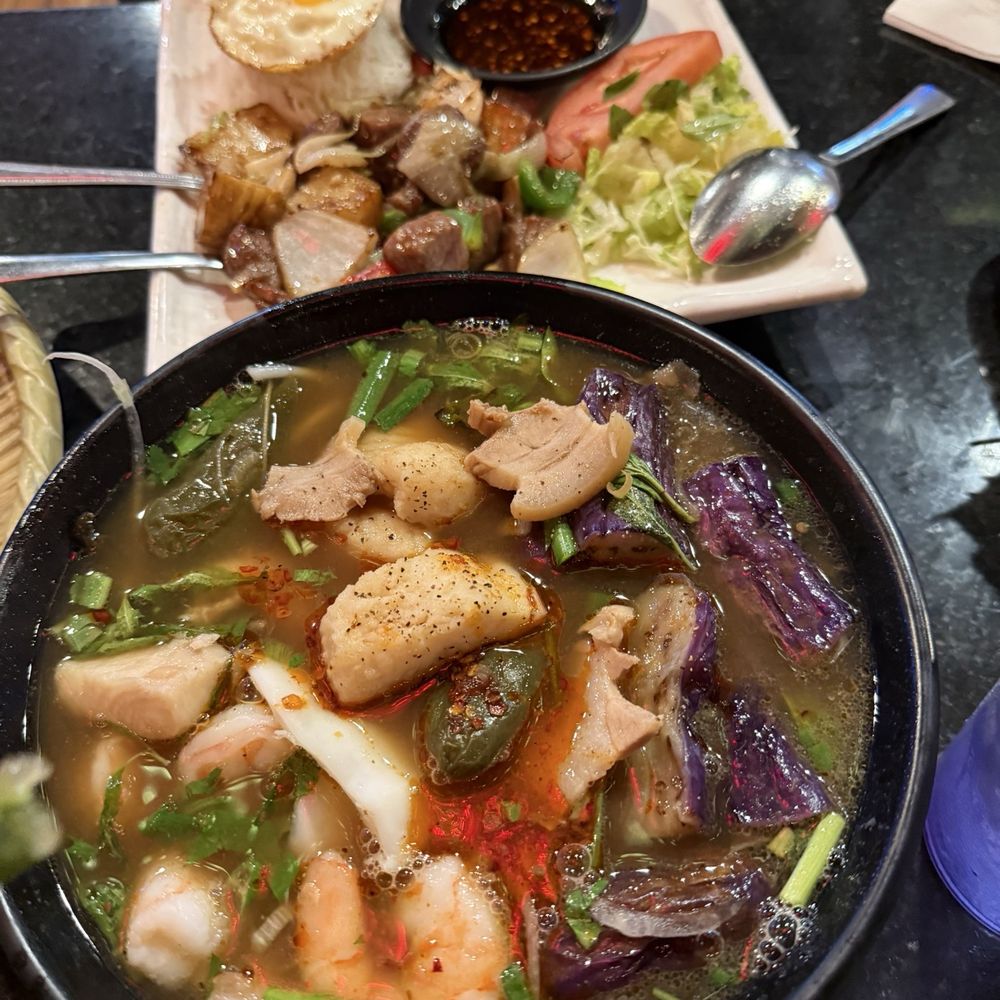 Anh Hong Restaurant - Bun Mam (3/5) - Vietnamese Near Me - Orlando, Florida Anh Hong Restaurant - Bun Mam (3/5) - Vietnamese Near Me - Orlando, Florida