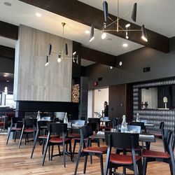 Rhonemus Cellars - Beautiful dining area