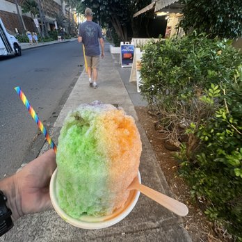 Lahaina Shave Ice - Dee lish - Desserts Near Me - Honolulu, Hawaii Lahaina Shave Ice - Dee lish - Desserts Near Me - Honolulu, Hawaii