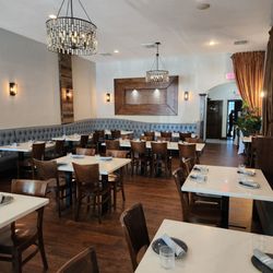 Wence's - Inside seating