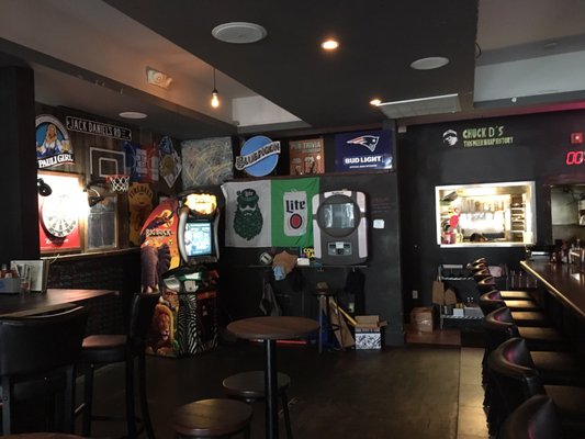 Shine Square Pub by null