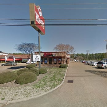 Wendy's - a street view of a restaurant - Burgers Near Me - Grenada, Mississippi Wendy's - a street view of a restaurant - Burgers Near Me - Grenada, Mississippi